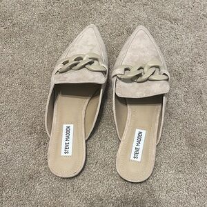 Steve Madden Beige Chain Accent Mules